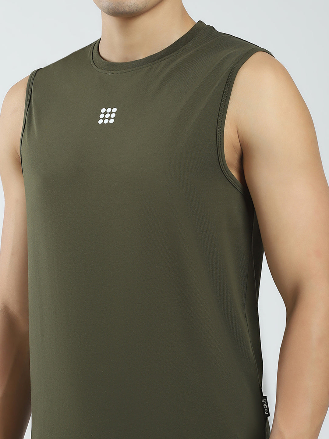 Rock.it Men Olive Solid Round Neck Sleeveless T-Shirt