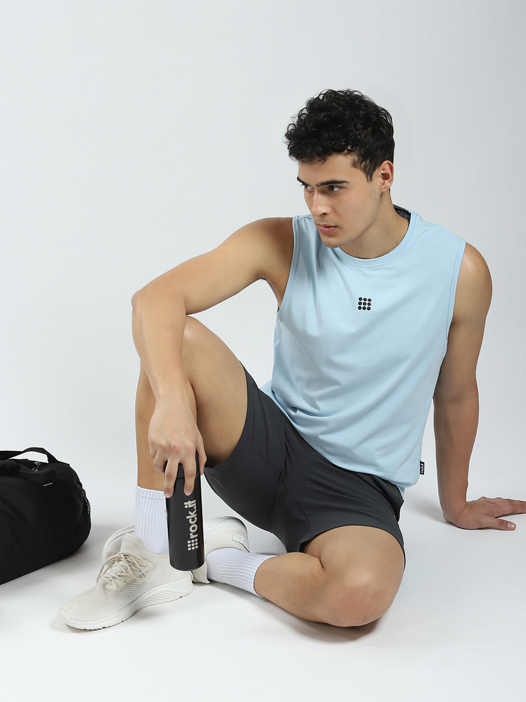 Rock.it Men Blue Solid Round Neck Sleeveless T-Shirt