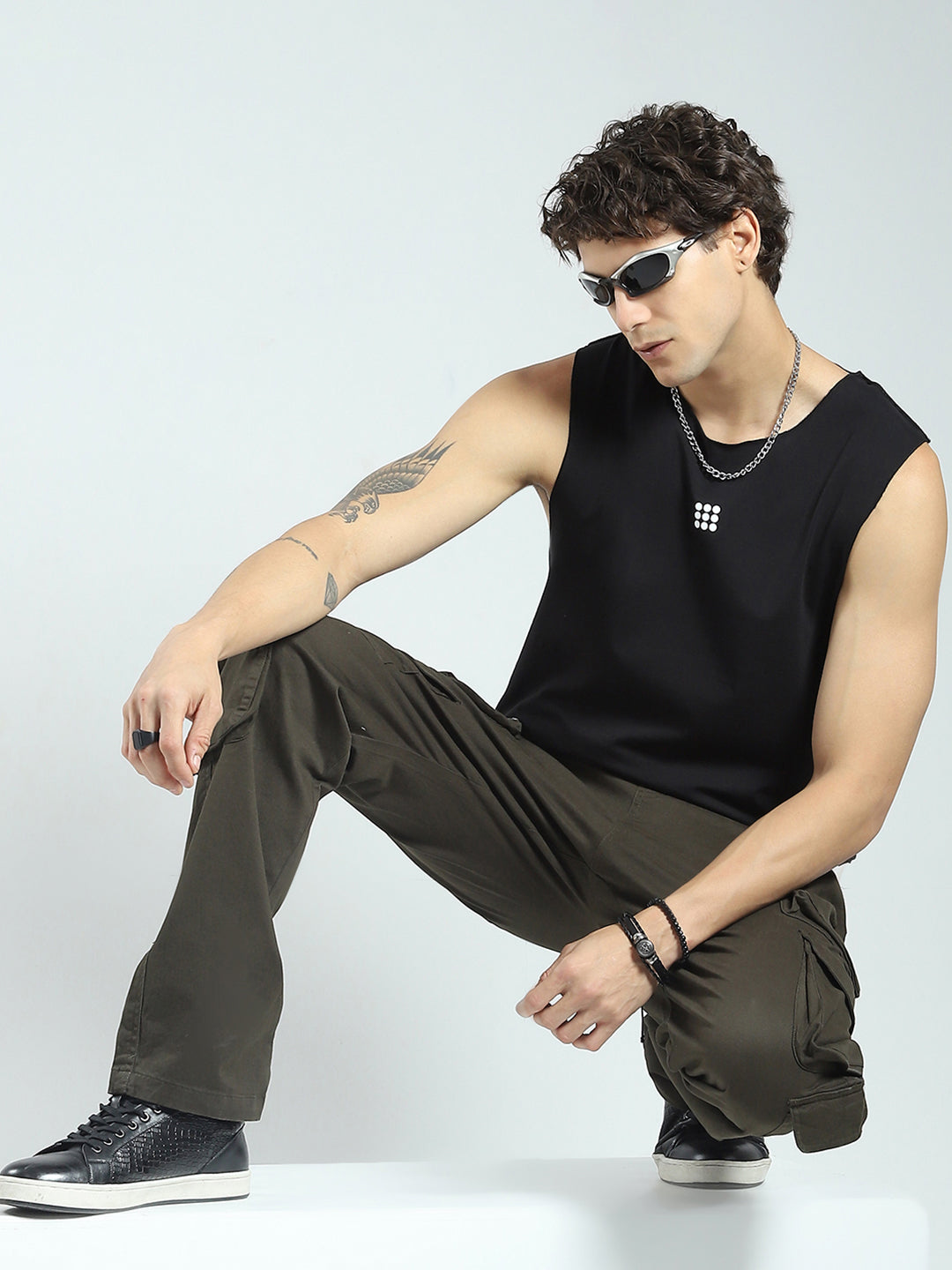 Rock.it Men Black Solid Round Neck Sleeveless T-Shirt