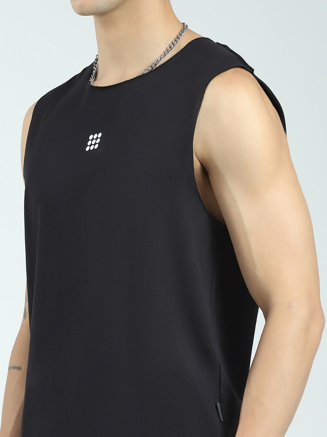 Rock.it Men Black Solid Round Neck Sleeveless T-Shirt