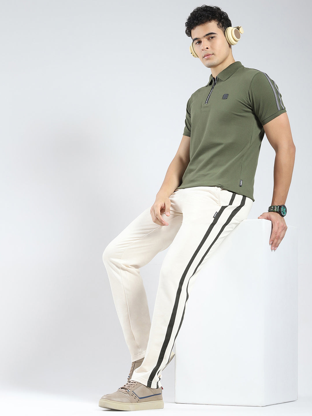 Rock.it Men Beige Solid Regular Fit Lower
