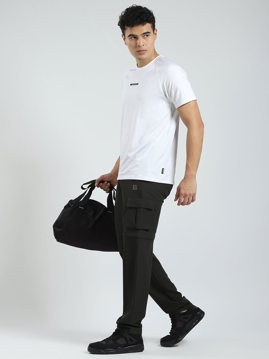 Rock.it Men Olive Solid Regular Fit Cargo