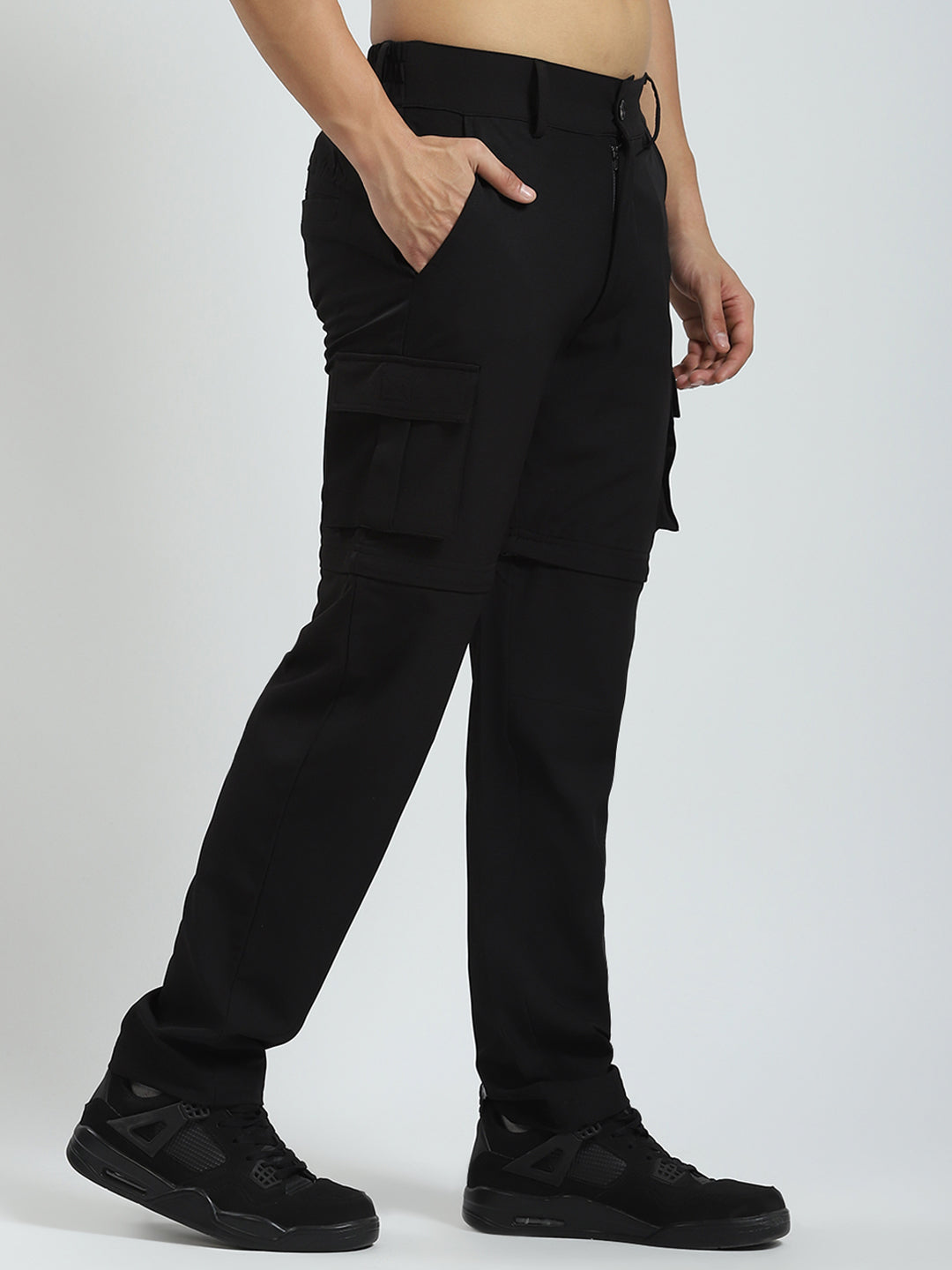 Rock.it Men Black Solid Regular Fit Cargo