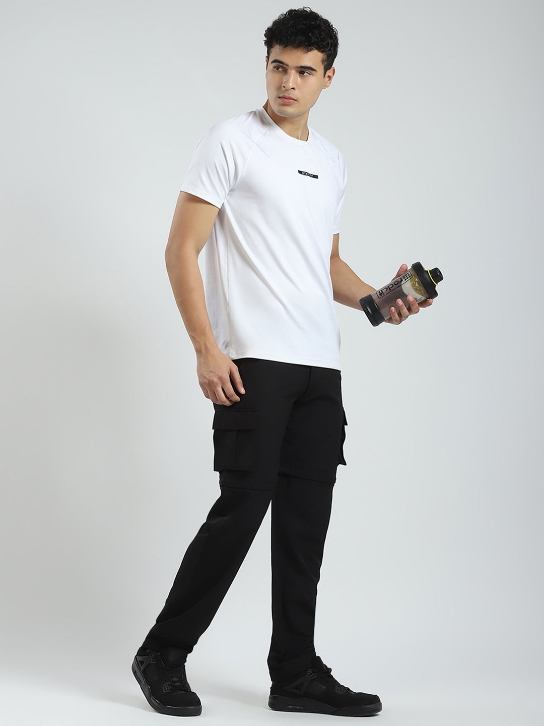 Rock.it Men Black Solid Regular Fit Cargo