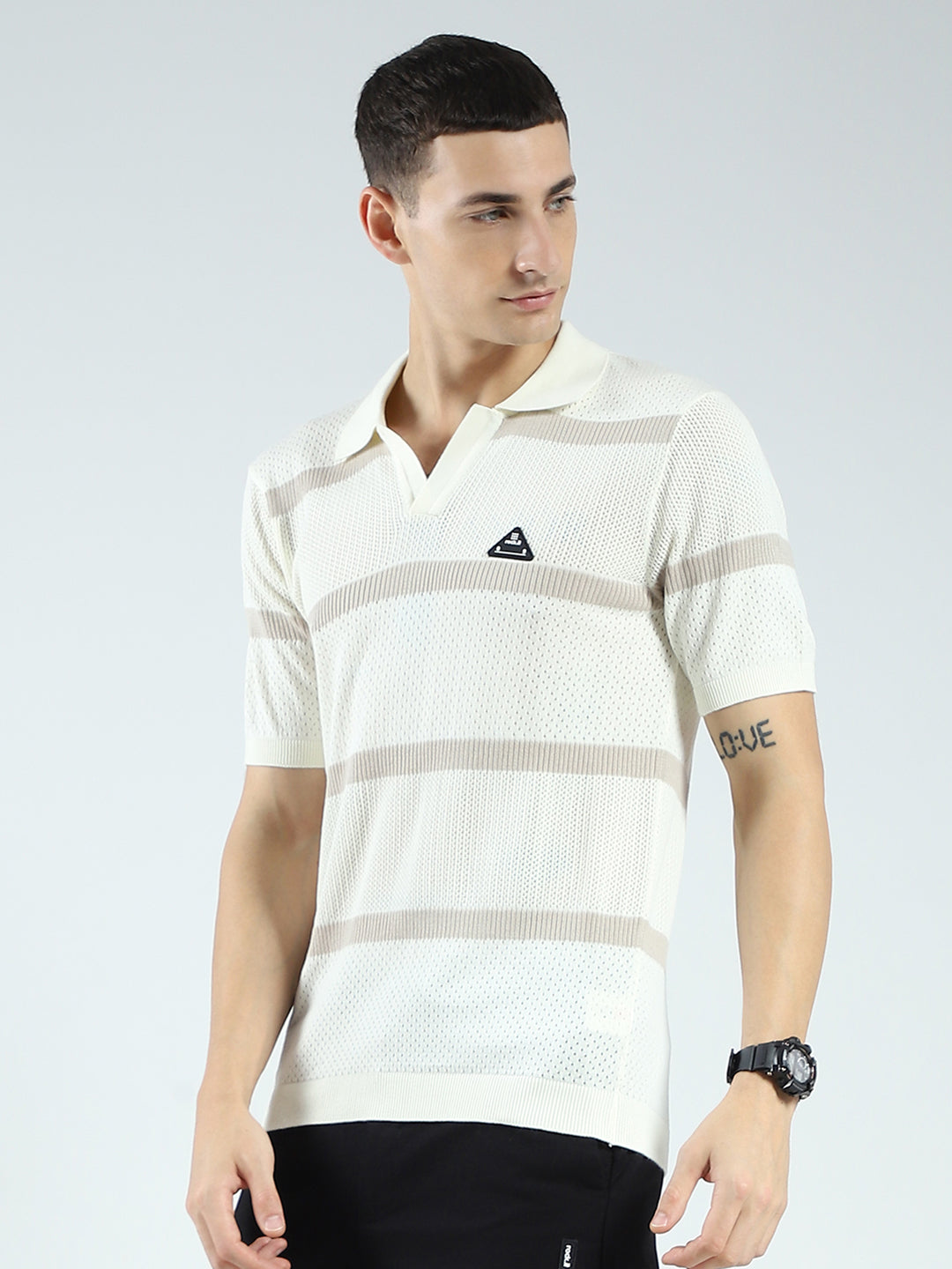 Rock.it Men Off White Stripe Collar Half Sleeve T-Shirt