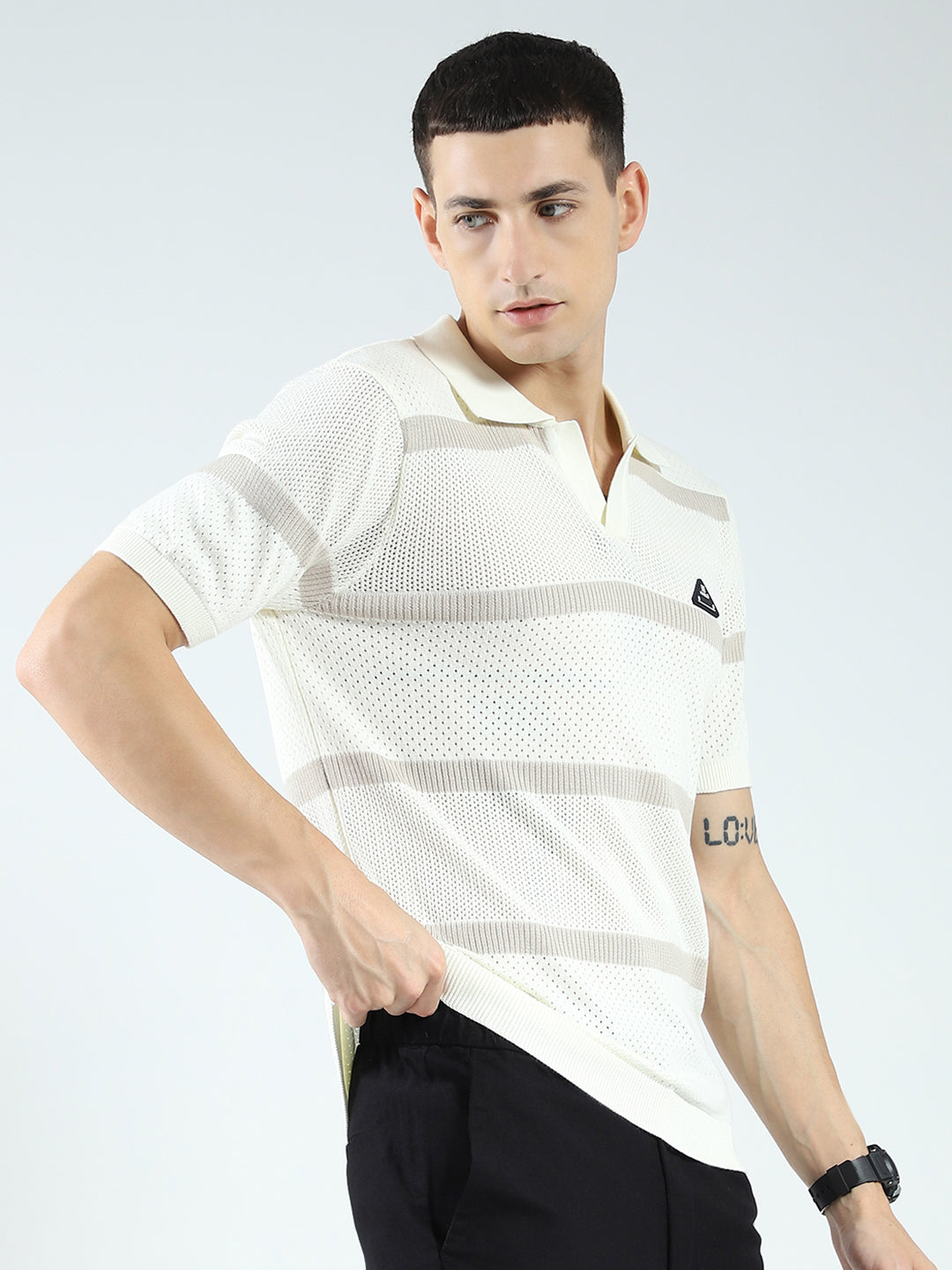 Rock.it Men Off White Stripe Collar Half Sleeve T-Shirt