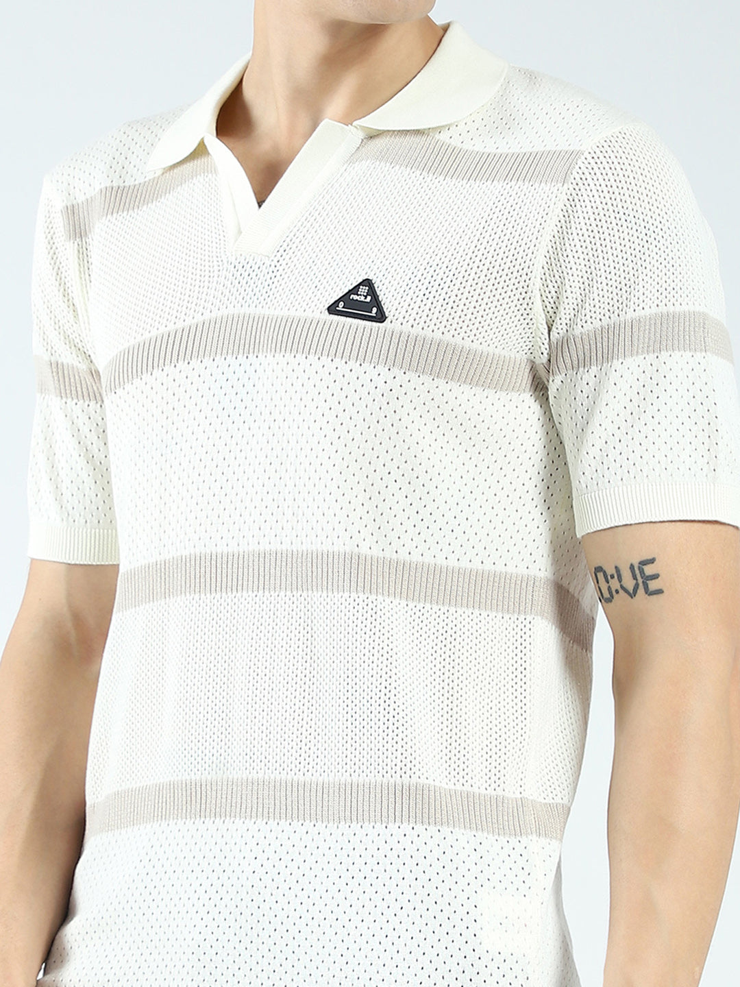 Rock.it Men Off White Stripe Collar Half Sleeve T-Shirt