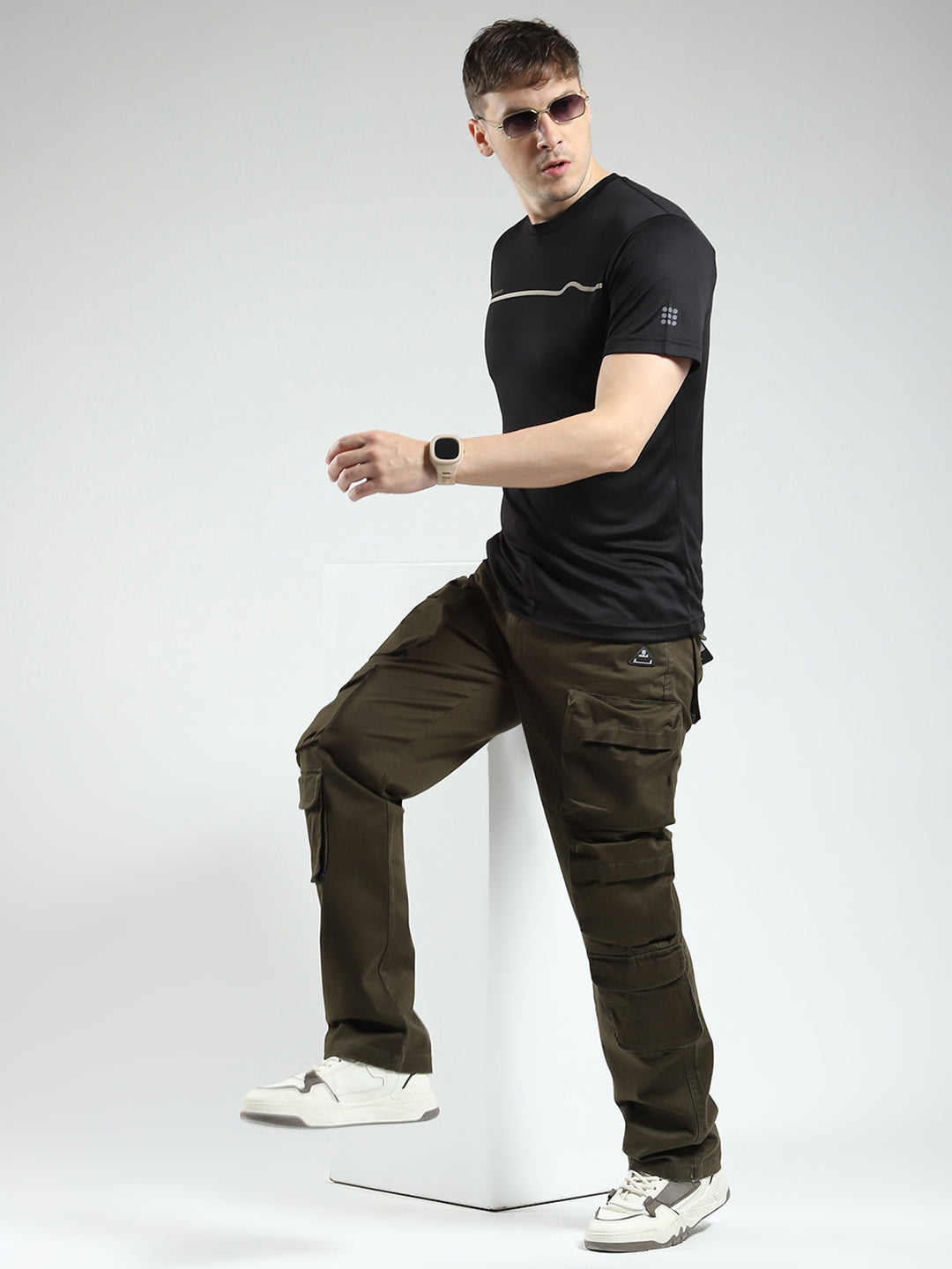 Rock.it Men Olive Solid Straight Fit Cargo