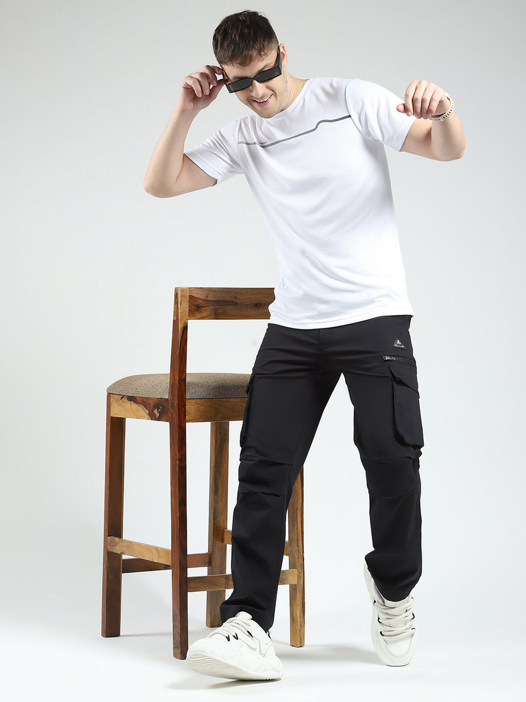 Rock.it Men Black Solid Regular Fit Cargo