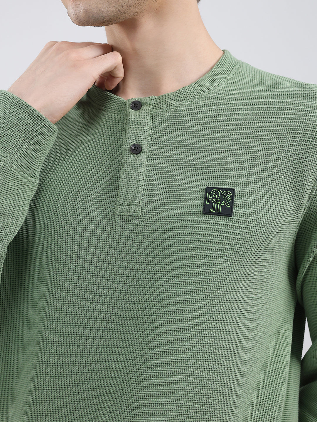 Rock.it Men Green Solid Round Neck Full Sleeve Winter T-Shirt