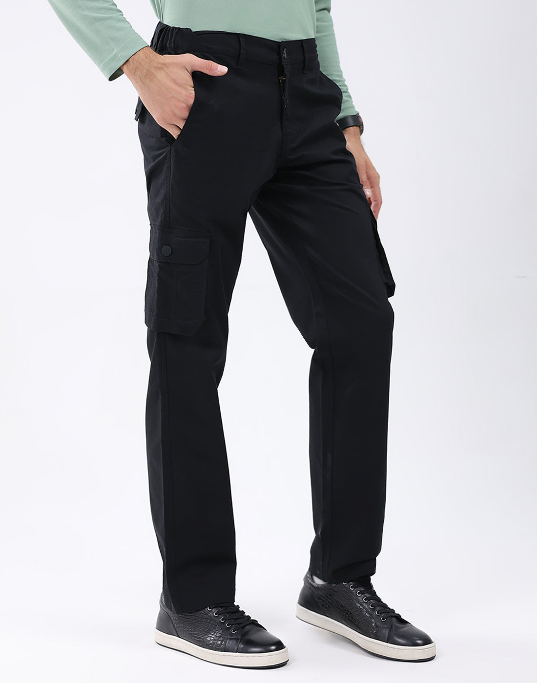 Rock.it Men Black Solid Regular Fit Cargo