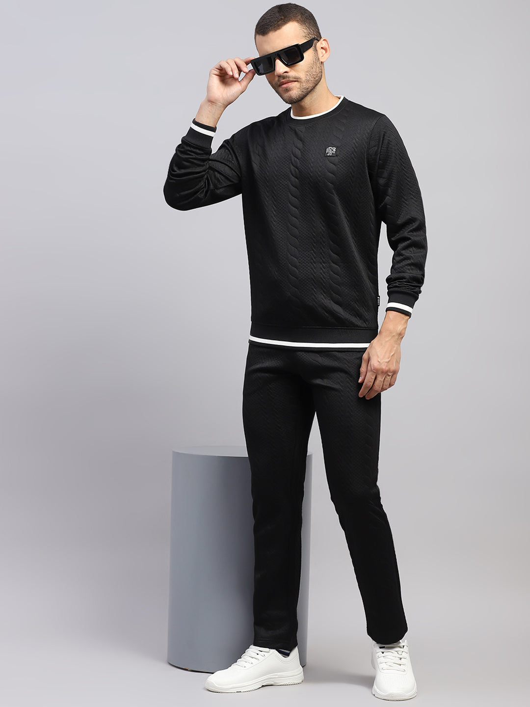 Rock.it Men Black Self Design Round Neck Sleeveless Winter Tracksuit