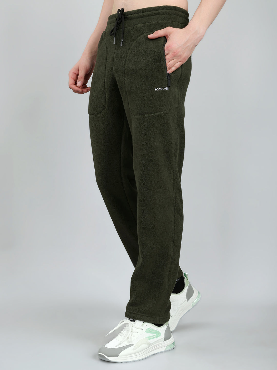 Rock.it Men Olive Solid Regular Fit Winter Lower