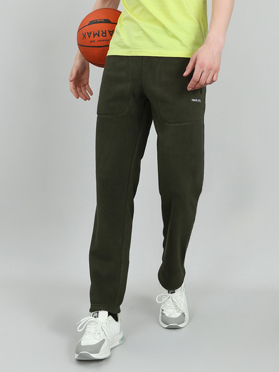 Rock.it Men Olive Solid Regular Fit Winter Lower