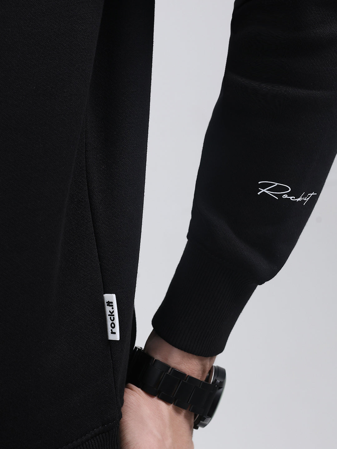Rock.it Men Black Solid Round Neck Full Sleeve Sweatshirt