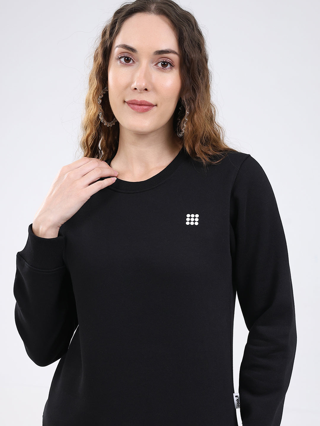 Rock.it Women Black Solid Round Neck Full Sleeve Winter Tracksuit