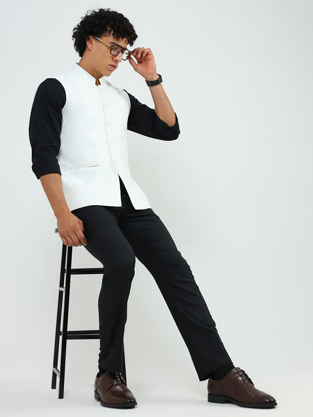 Men White Solid Band Neck Sleeveless Nehru Jacket