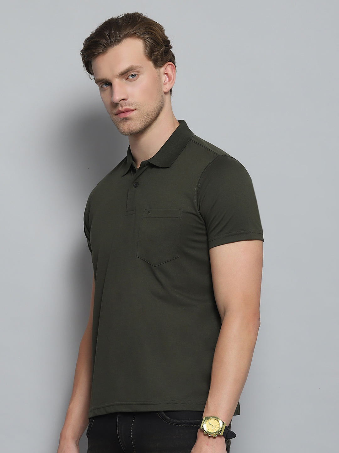 Men Olive Solid Collar Half Sleeve T-Shirt
