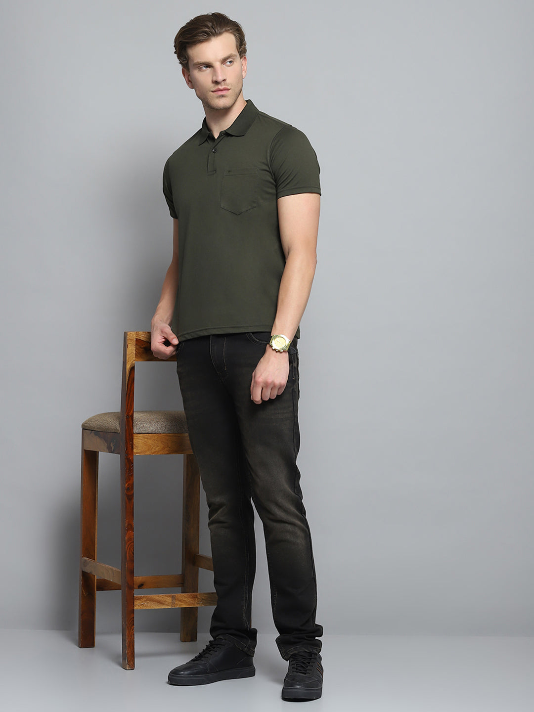 Men Olive Solid Collar Half Sleeve T-Shirt