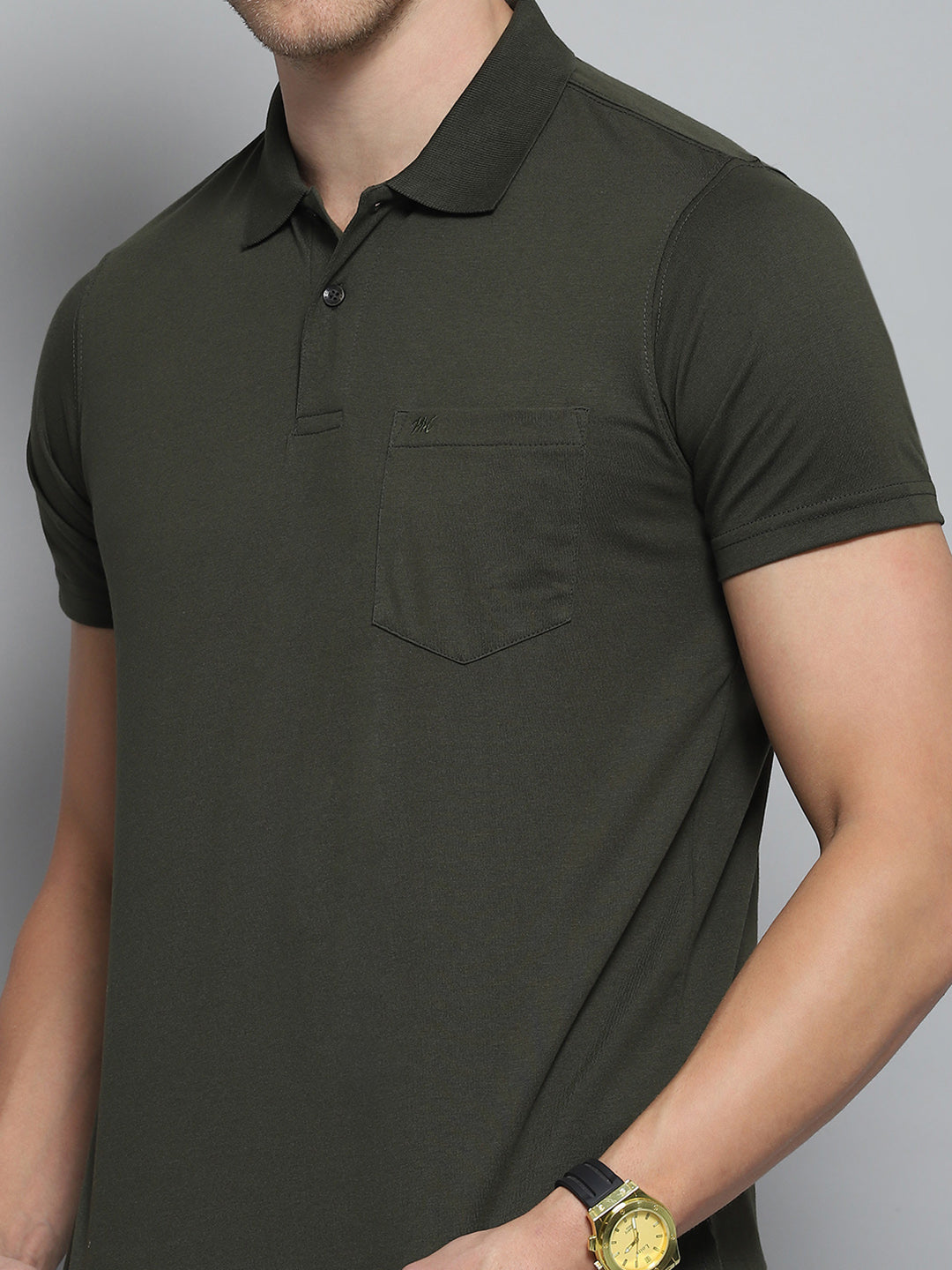 Men Olive Solid Collar Half Sleeve T-Shirt