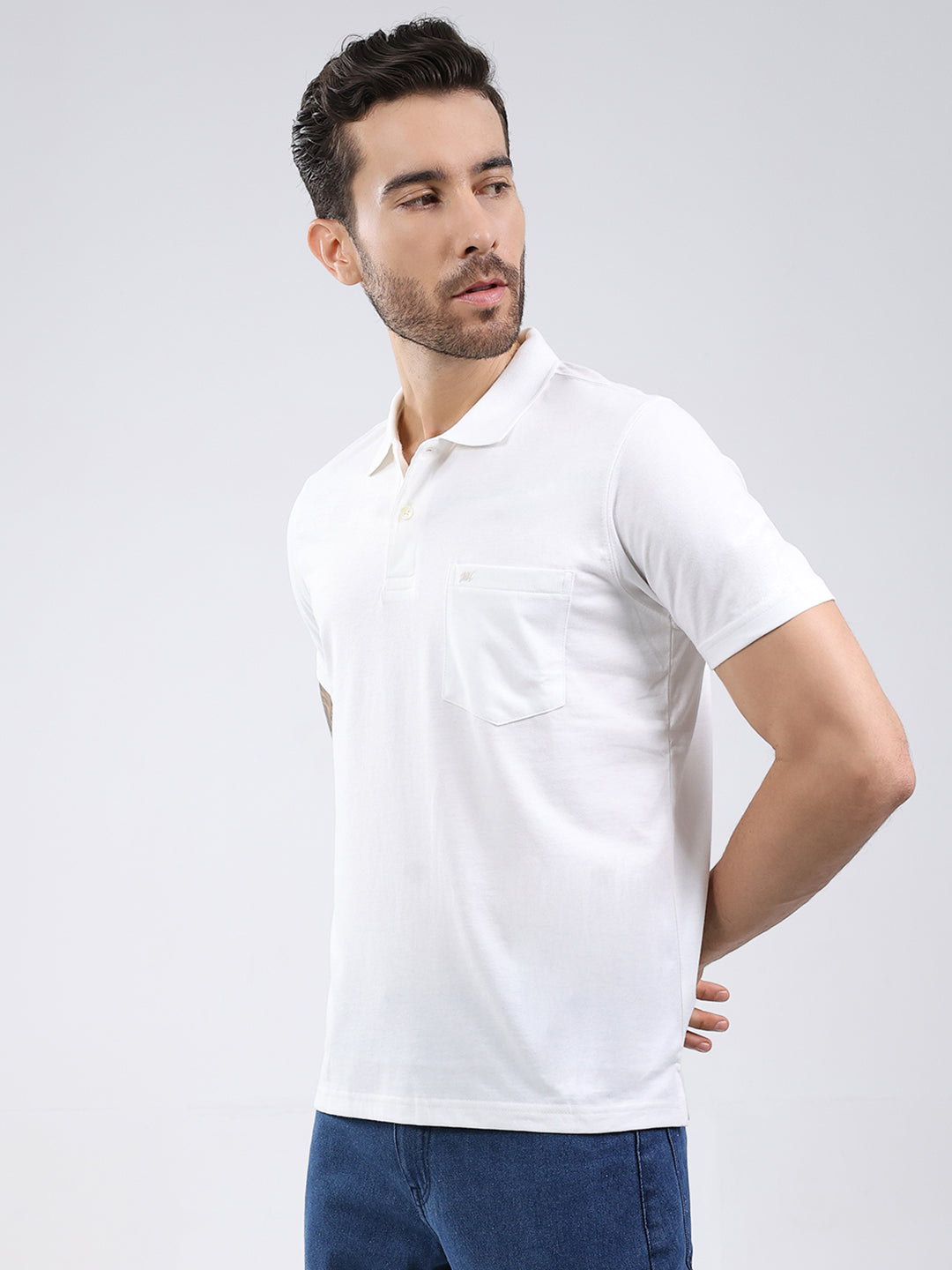 Men White Solid Collar Half Sleeve T-Shirt