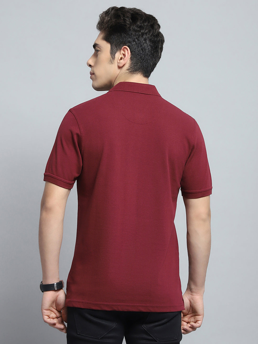 Men Maroon Solid Collar Half Sleeve T-Shirt