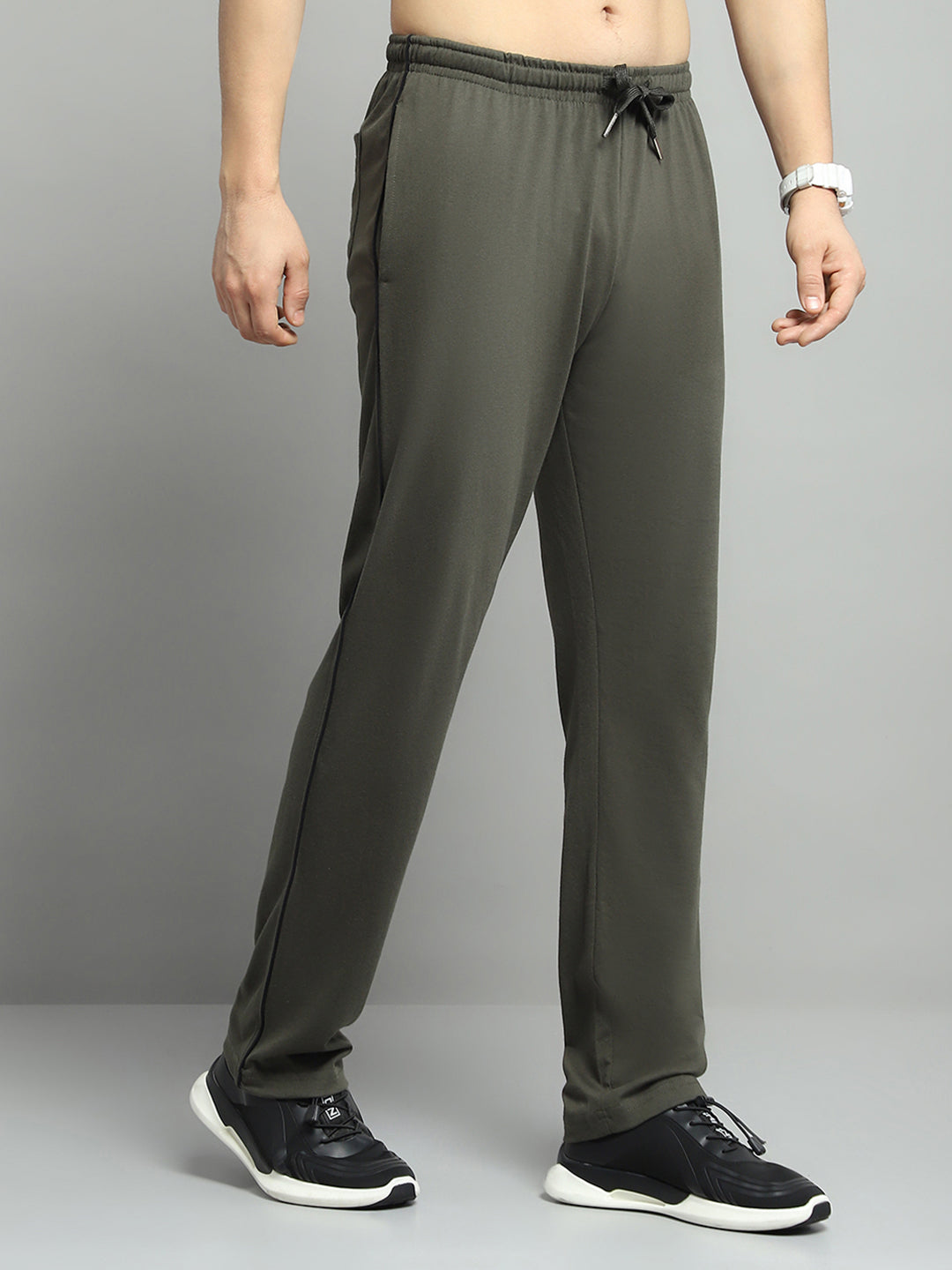 Men Olive Solid Regular Fit Lower