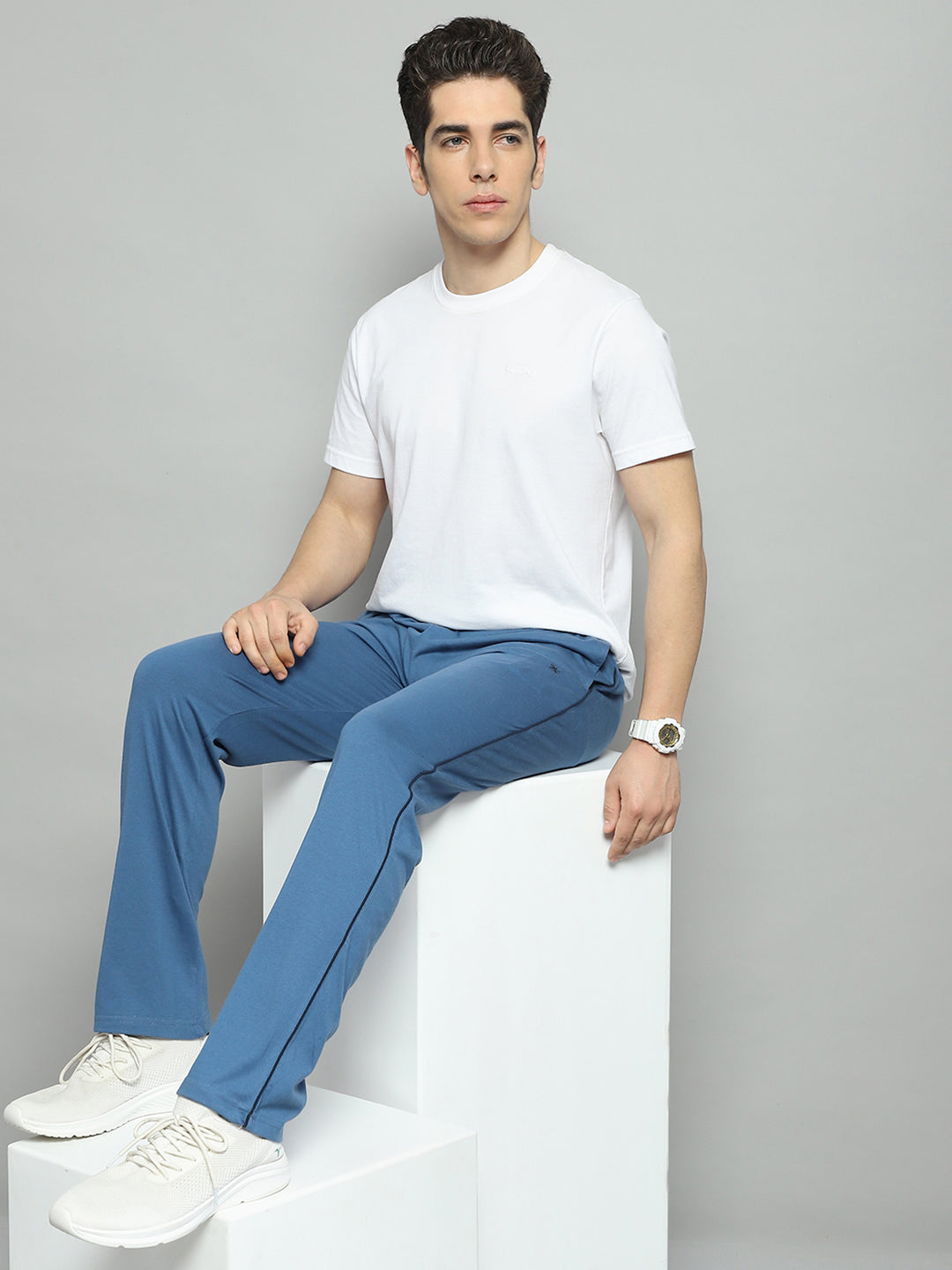 Men Blue Solid Regular Fit Lower