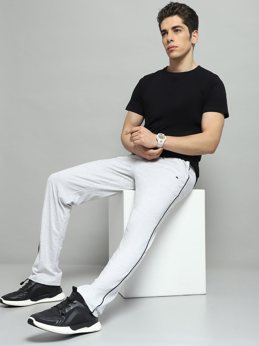 Men Off White Solid Regular Fit Lower