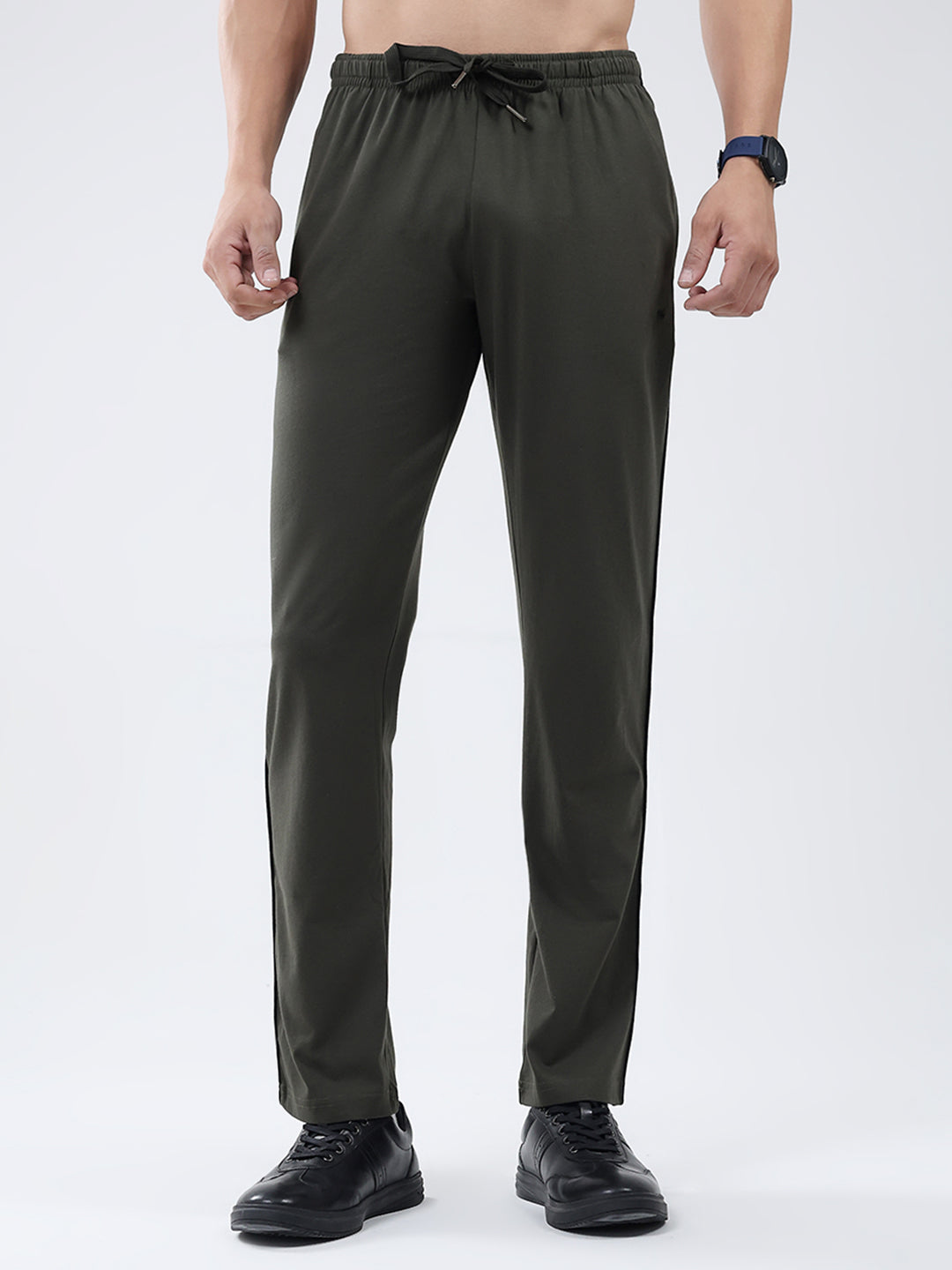Men Olive Solid Regular Fit Lower