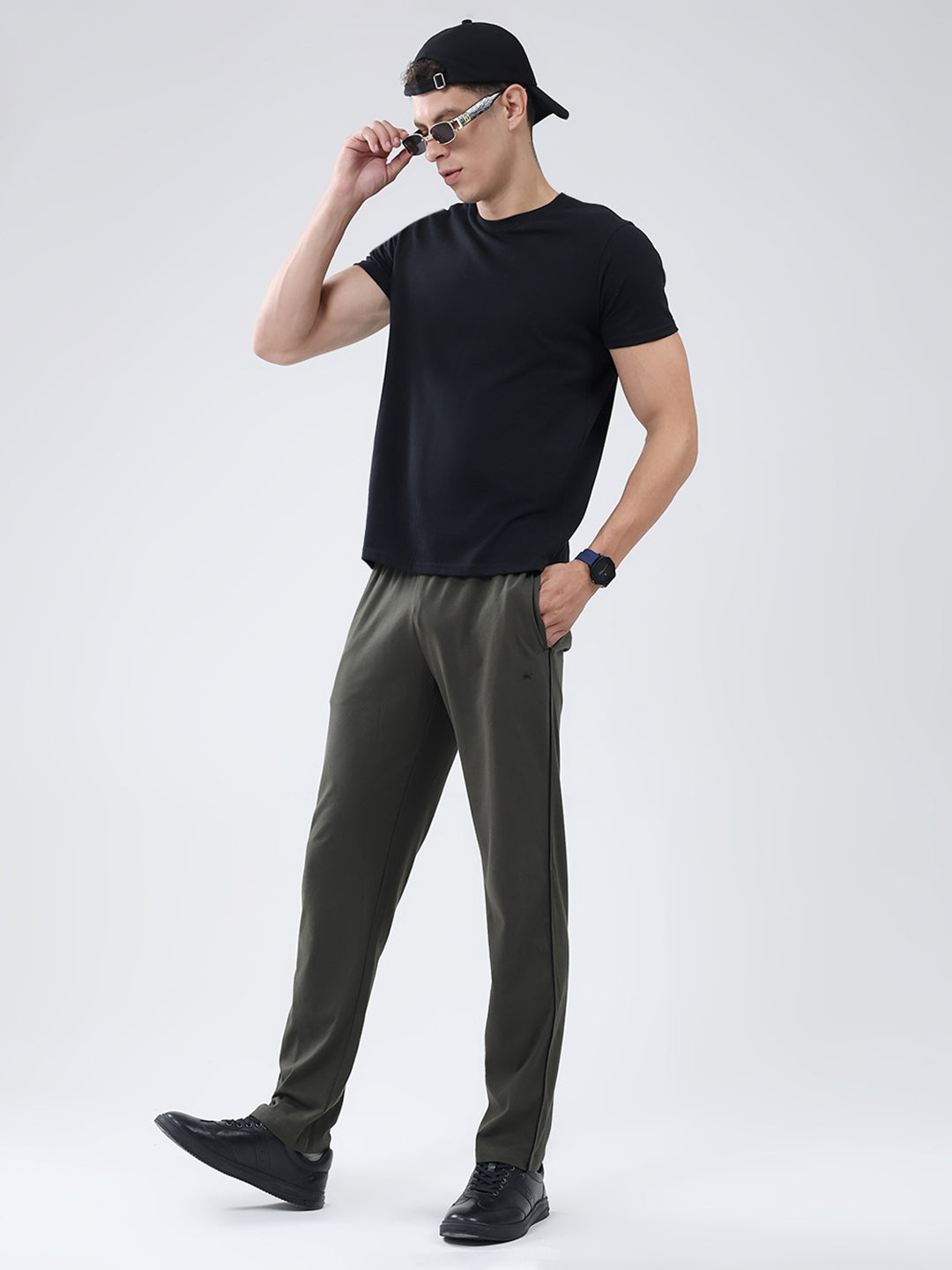 Men Olive Solid Regular Fit Lower