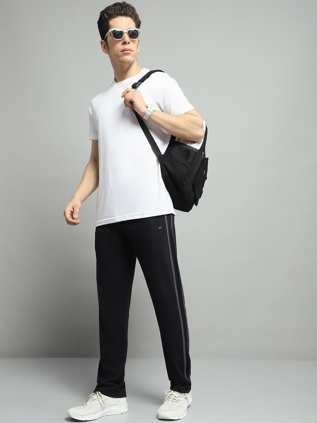 Men Black Solid Regular Fit Lower