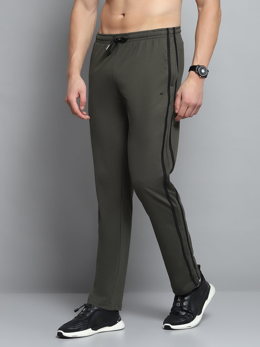 Men Olive Solid Regular Fit Lower