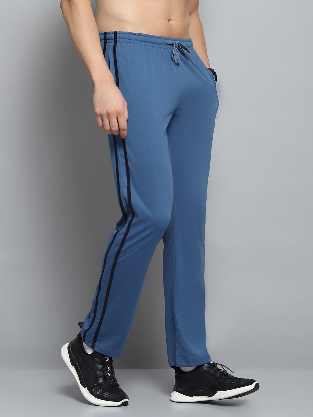 Men Blue Solid Regular Fit Lower