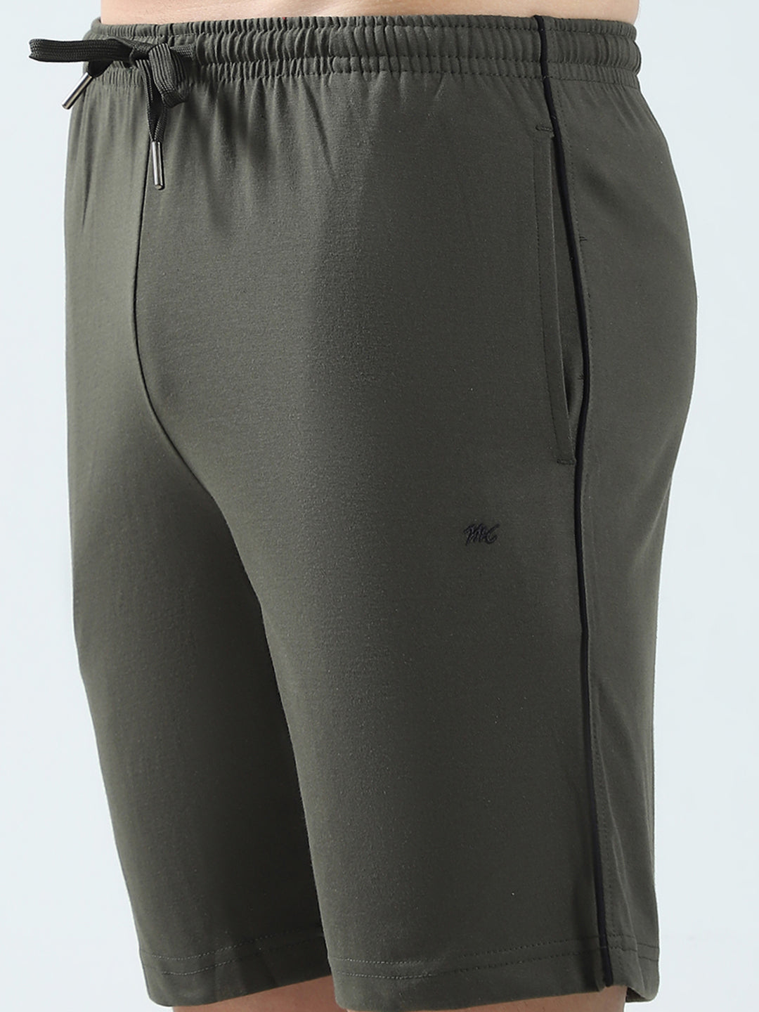 Men Olive Solid Regular Fit Bermuda