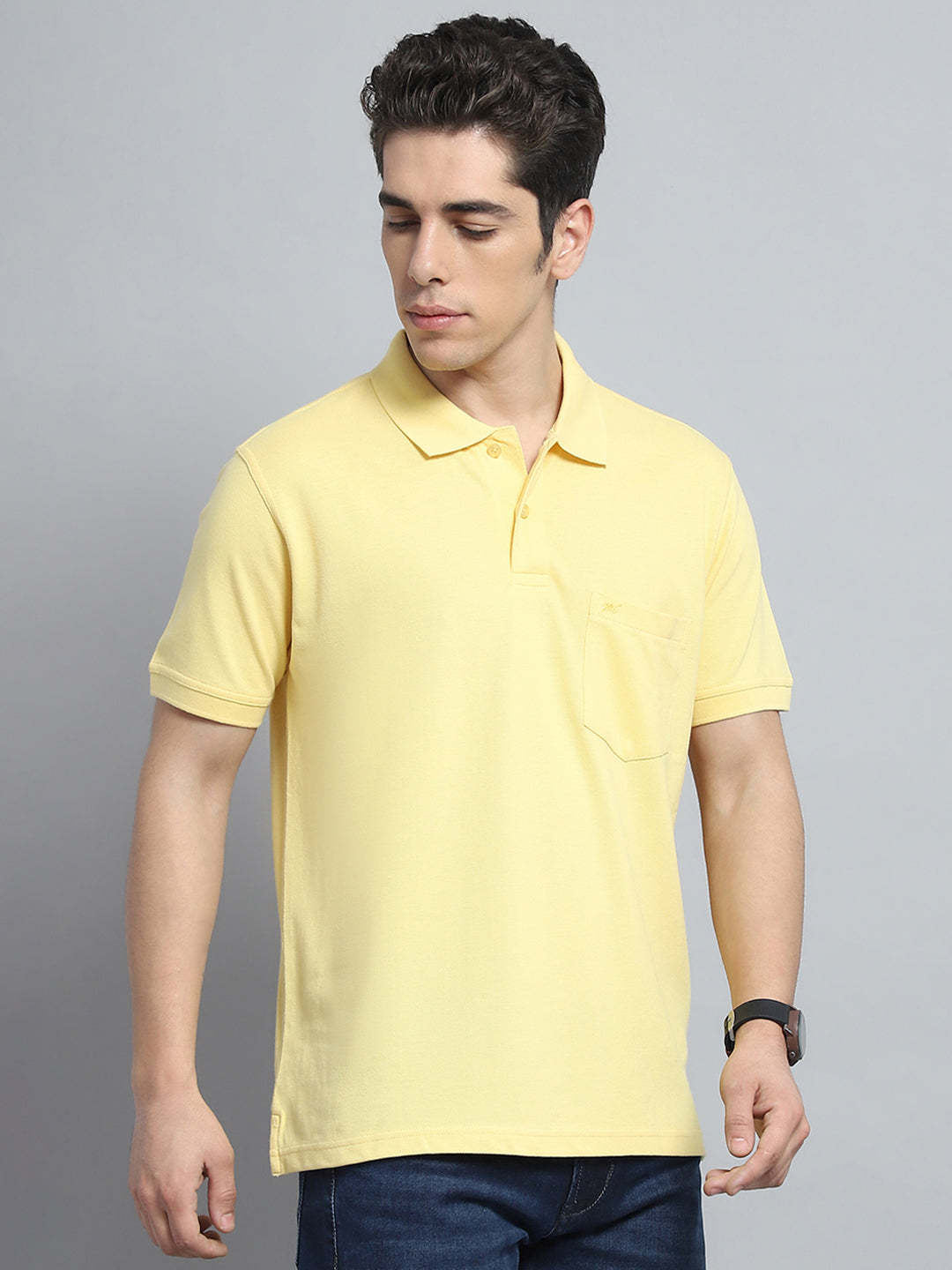 Men Yellow Solid Collar Half Sleeve T-Shirt