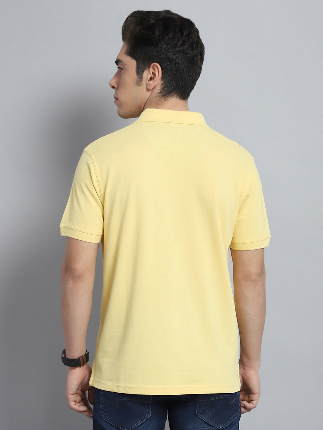 Men Yellow Solid Collar Half Sleeve T-Shirt