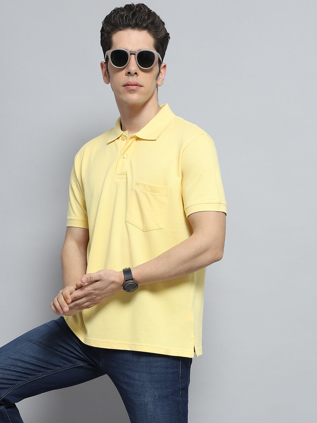Men Yellow Solid Collar Half Sleeve T-Shirt