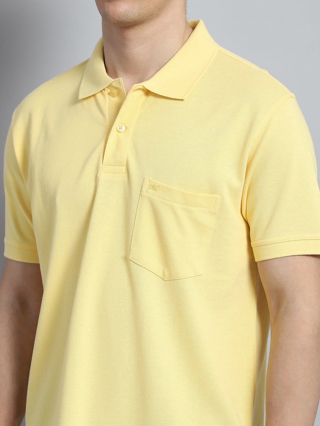 Men Yellow Solid Collar Half Sleeve T-Shirt