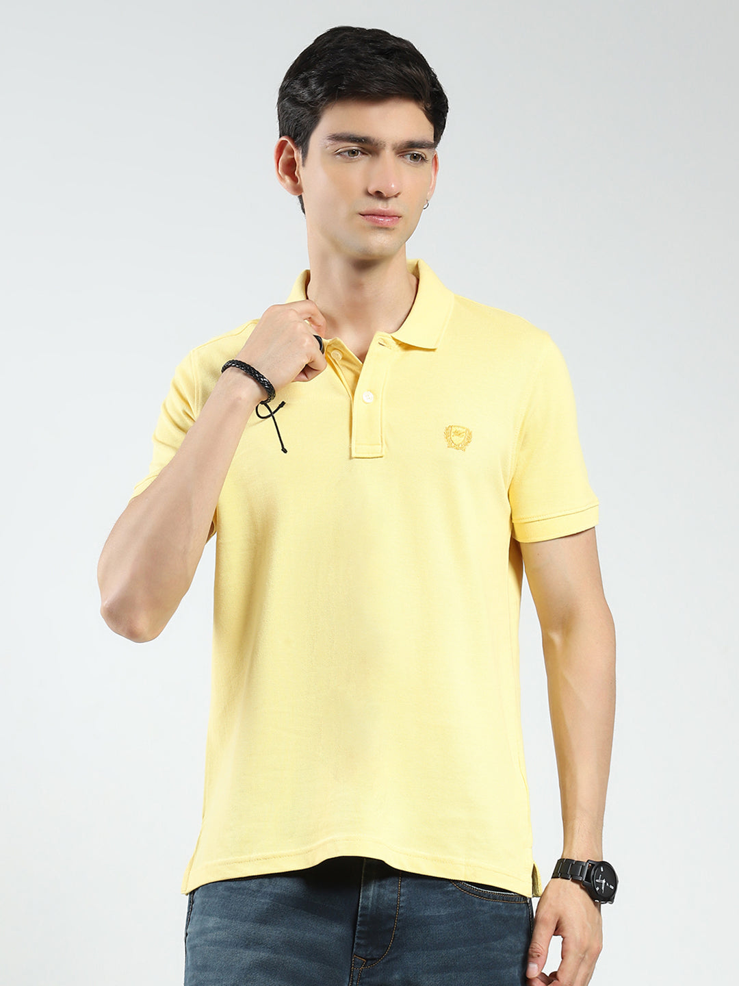 Men Yellow Solid Collar Half Sleeve T-Shirt