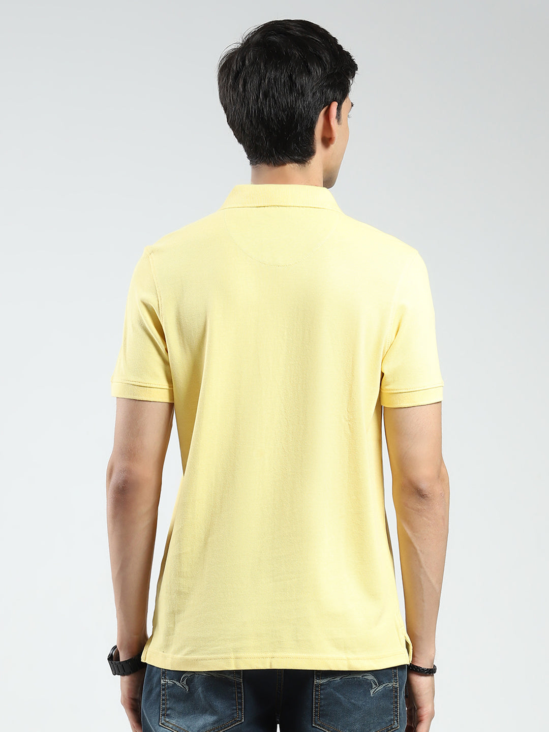 Men Yellow Solid Collar Half Sleeve T-Shirt