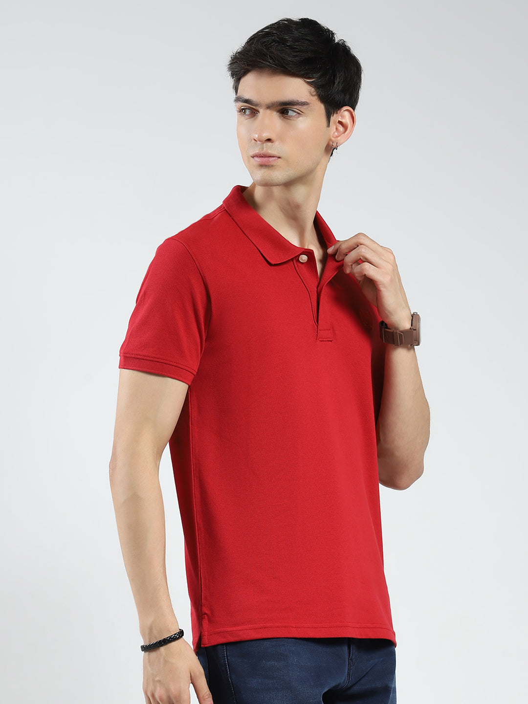 Men Red Solid Collar Half Sleeve T-Shirt