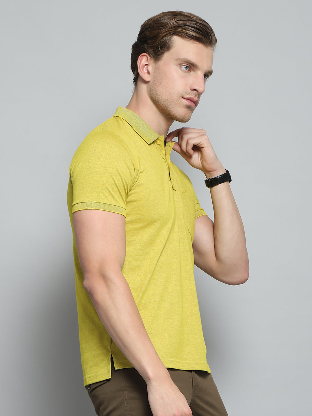 Men Yellow Solid Collar Half Sleeve T-Shirt