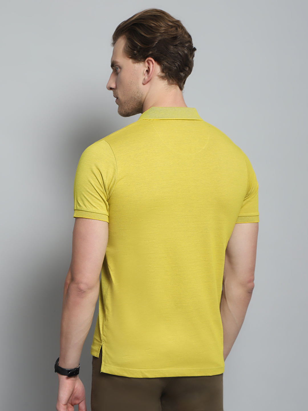 Men Yellow Solid Collar Half Sleeve T-Shirt