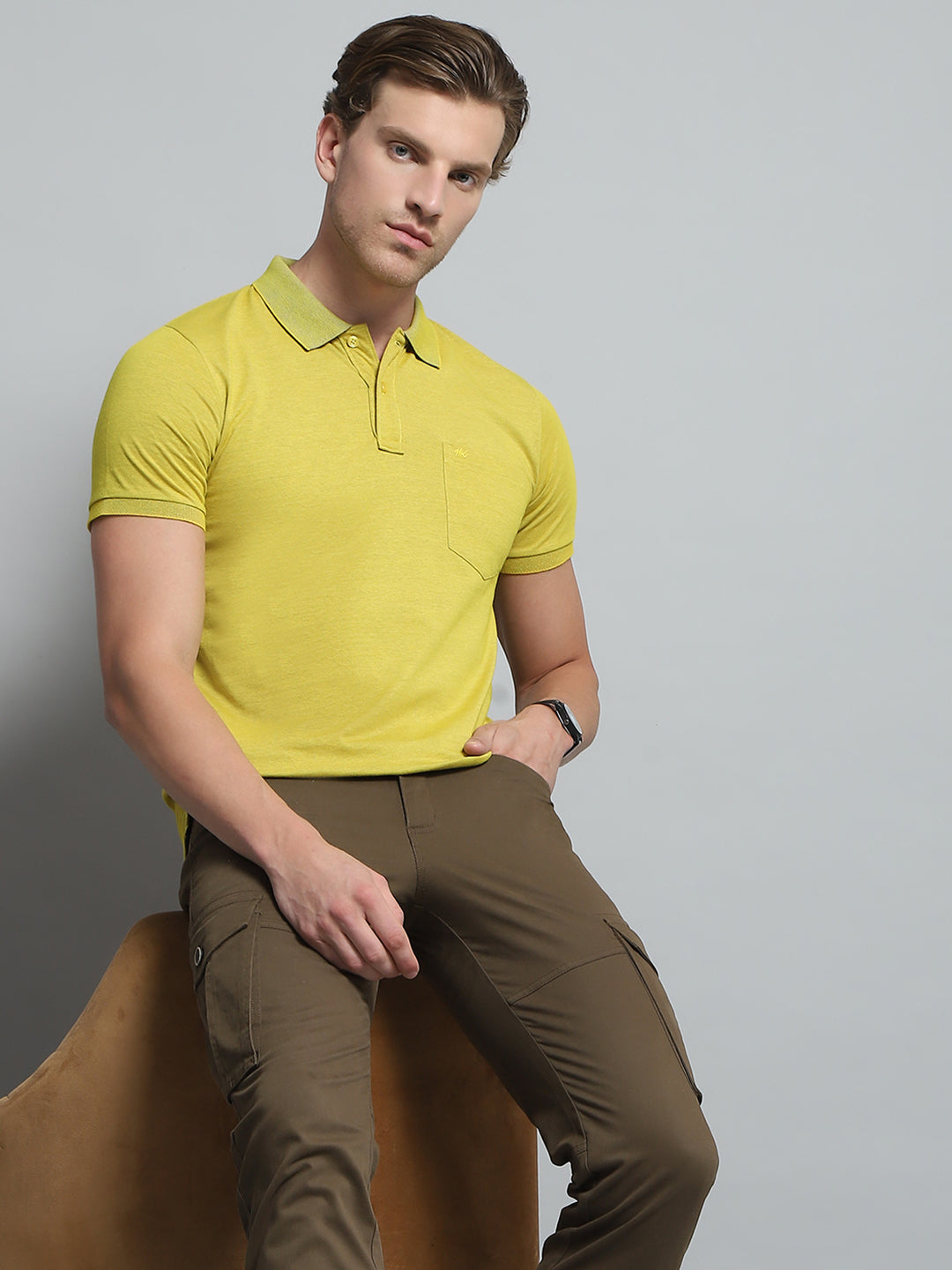 Men Yellow Solid Collar Half Sleeve T-Shirt