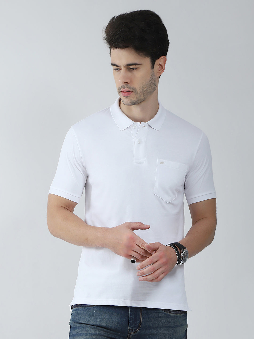 Men White Solid Collar Half Sleeve T-Shirt