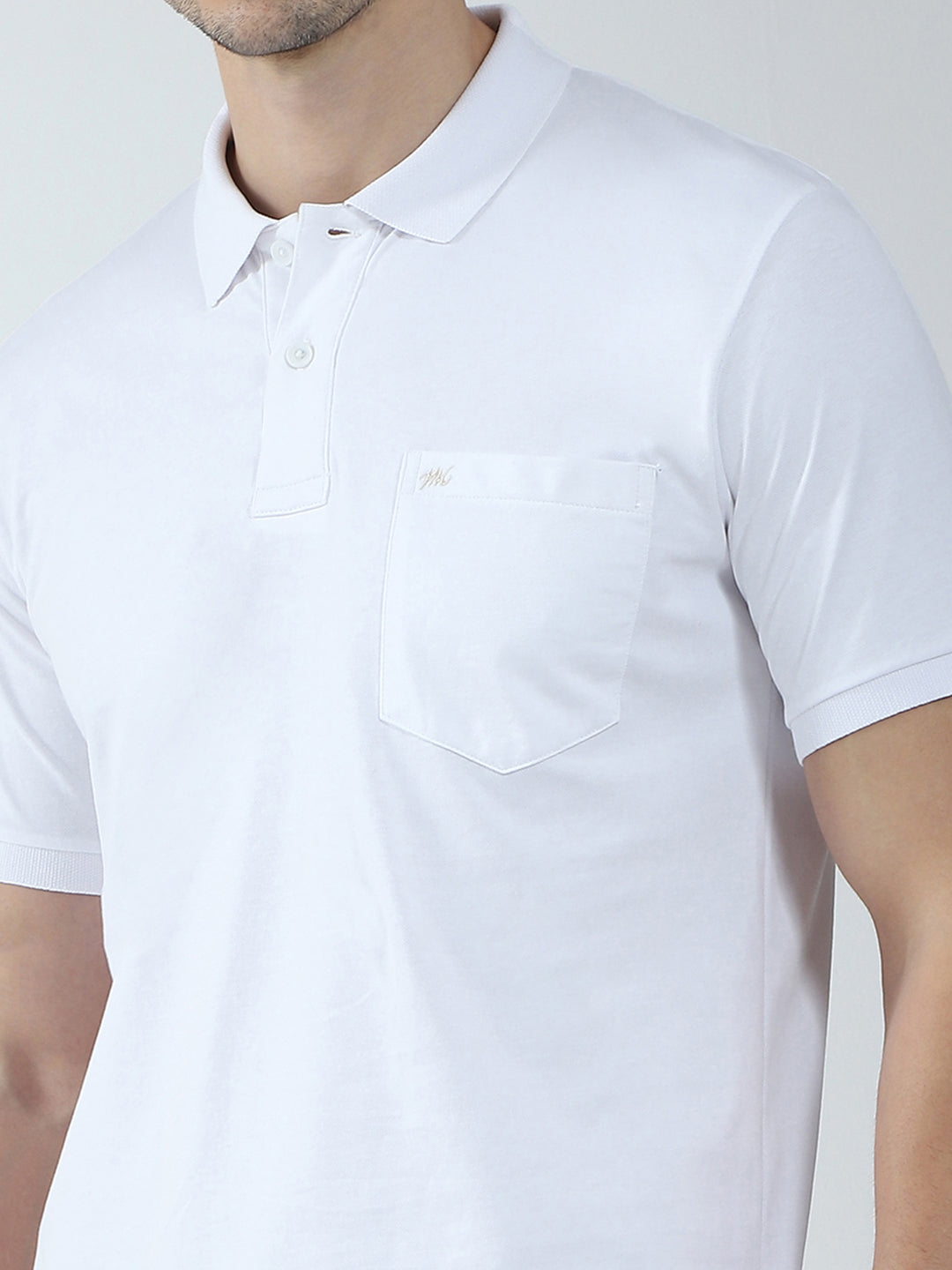 Men White Solid Collar Half Sleeve T-Shirt