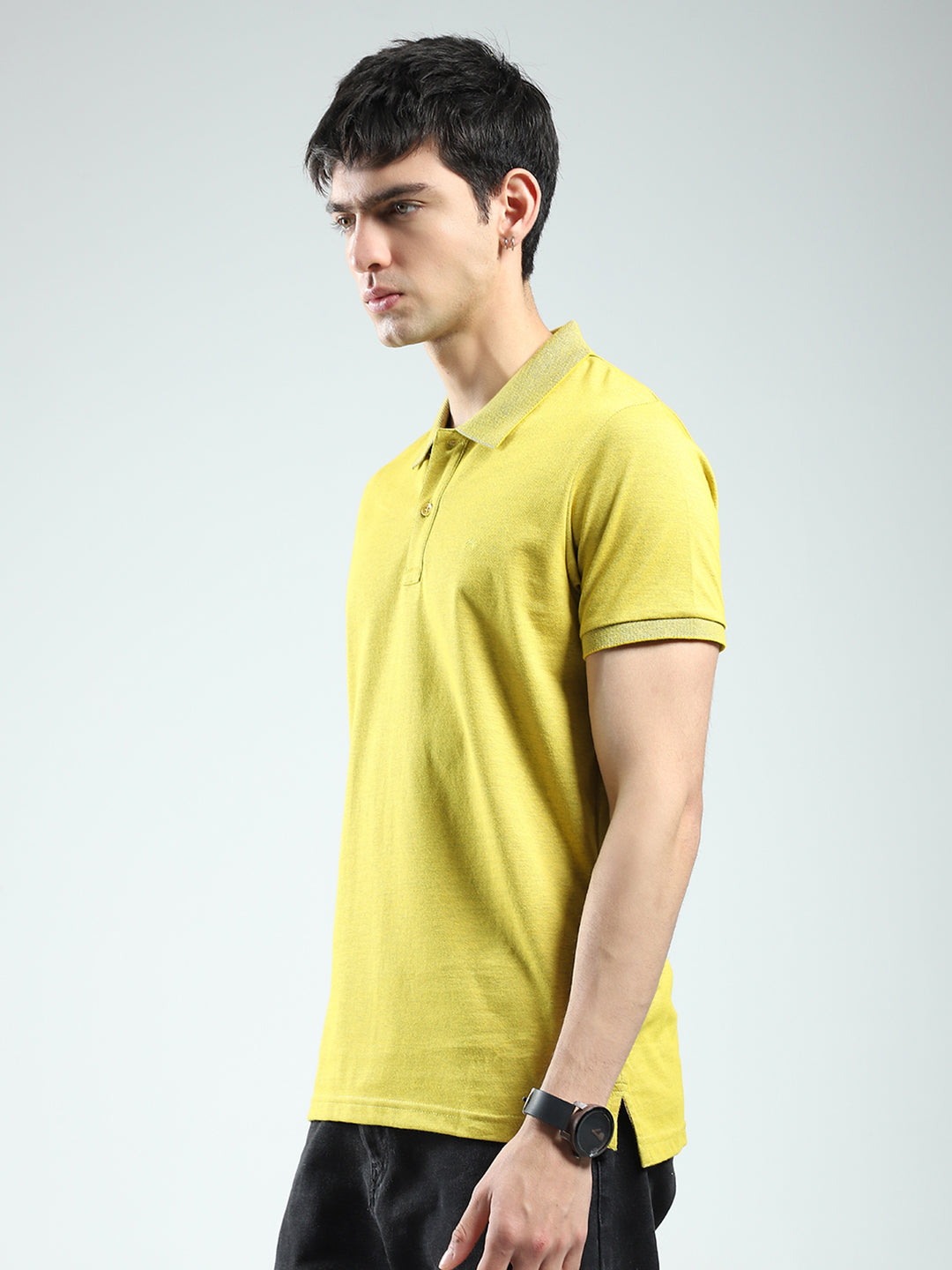 Men Yellow Solid Collar Half Sleeve T-Shirt