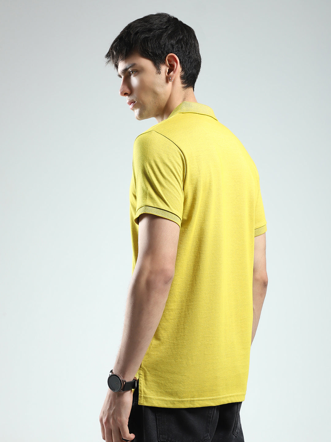 Men Yellow Solid Collar Half Sleeve T-Shirt