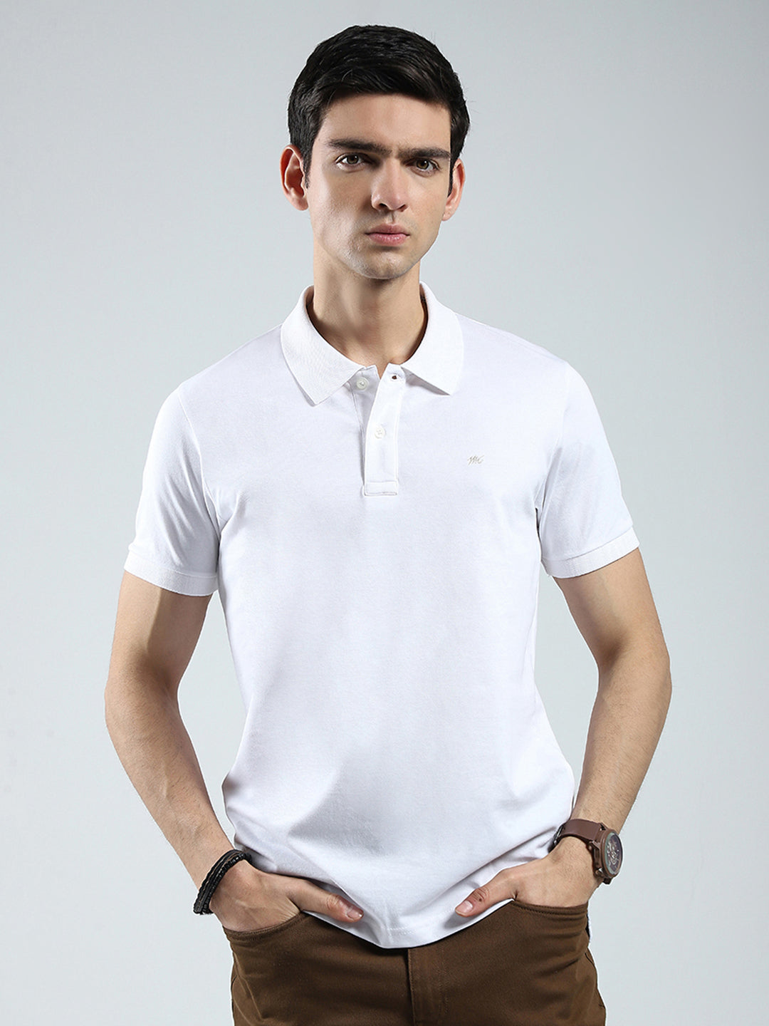 Men White Solid Collar Half Sleeve T-Shirt